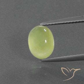 2.05ct 자연스러운 연노랑 프레나이트, 타원형, 투명/반투명