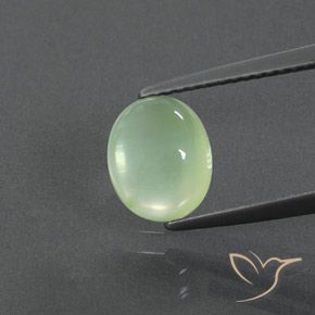 2.24ct 자연스러운 옅은 황록색 프레나이트, 타원형, 투명/반투명