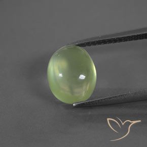 2.98ct 자연스러운 미디엄 그린 프레나이트, 타원형, 투명한