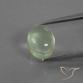2.70ct 자연스러운 매우 밝은 녹색 프레나이트, 타원형, 투명한