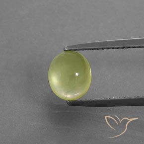 2.38ct 자연스러운 연한 녹황색 프레나이트, 타원형, 투명/반투명