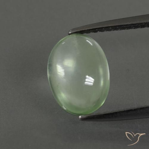 2.06ct 자연스러운 연한 초록색 프레나이트, 타원형, 투명한
