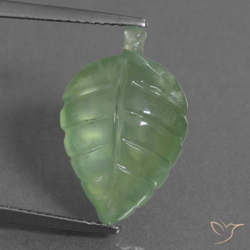 8.35ct 자연스러운 미디엄 그린 프레나이트, 팬시한, 투명한