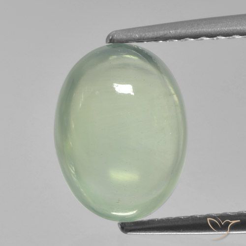2.49ct 자연스러운 연한 초록색 프레나이트, 타원형, 투명한