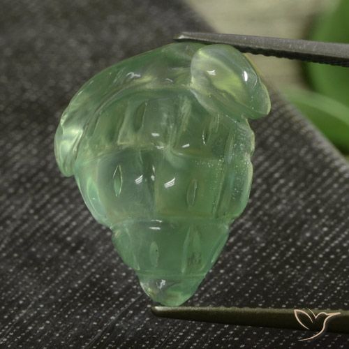 16.31ct 자연스러운 미디엄 그린 프레나이트, 팬시한, 투명한