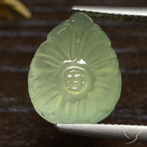 10.20ct 자연스러운 연두색 프레나이트, 배 모양, 투명한