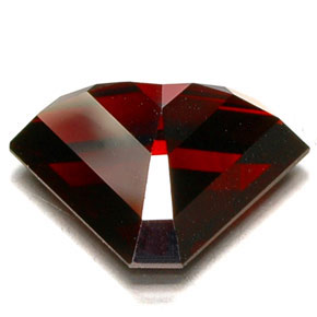 8.94캐럿 천연 딥 레드 파이로프 가넷, 멋진 모양, 15.7×12.3 mm, VVS
