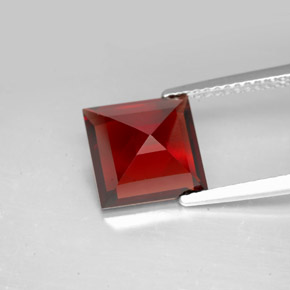 3.96캐럿 천연 딥 레드 파이로프 가넷, 스퀘어, 9×8.9 mm, VVS