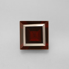 2.57캐럿 천연 딥 레드 파이로프 가넷, 스퀘어, 7.9×7.8 mm, VS