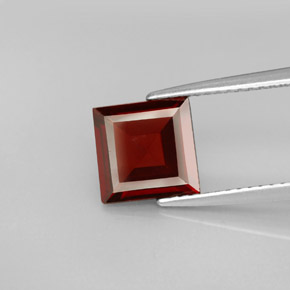 2.23캐럿 천연 딥 레드 파이로프 가넷, 스퀘어, 7.9×7.8 mm, VS