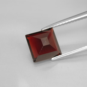 2.76캐럿 천연 딥 레드 파이로프 가넷, 스퀘어, 7.9×7.8 mm, VS
