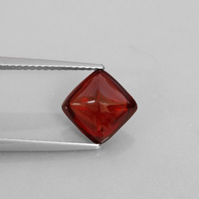 2.63캐럿 천연 딥 레드 파이로프 가넷, 투명한, 7.8×7.7 mm, 투명/반투명