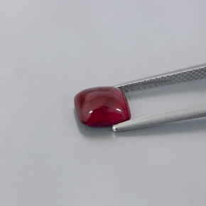 2.39캐럿 천연 딥 레드 파이로프 가넷, 투명한, 7.6×6.8 mm, 투명/반투명
