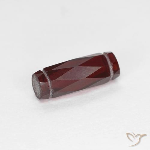 1.36ct 자연스러운 상그리아 레드 파이로프 석류석, 팬시한, VS