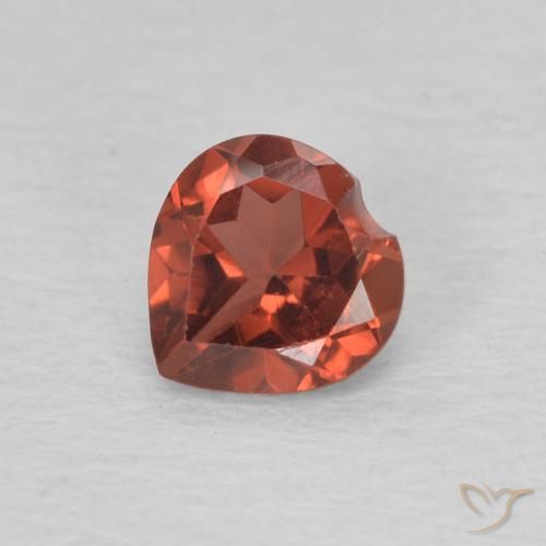 0.60ct 자연스러운 커런트 레드 파이로프 석류석, 마음, VVS-VS