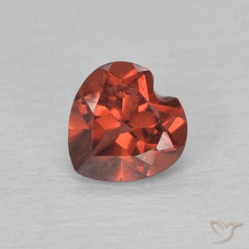 0.59ct 자연스러운 커런트 레드 파이로프 석류석, 마음, VVS-VS