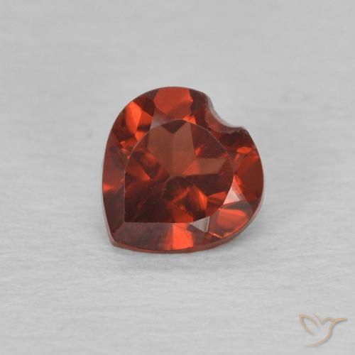 0.65ct 자연스러운 밝은 빨간색 파이로프 석류석, 마음, VVS-VS