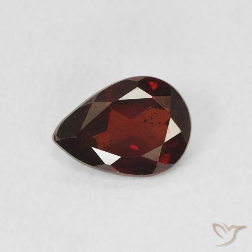 0.65ct 자연스러운 딥 레드 파이로프 석류석, 배 모양, VS