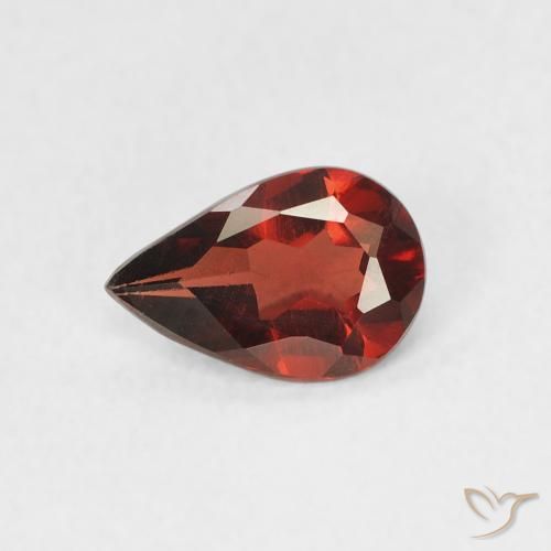 0.68ct 자연스러운 딥 블러드 레드 파이로프 석류석, 배 모양, VS