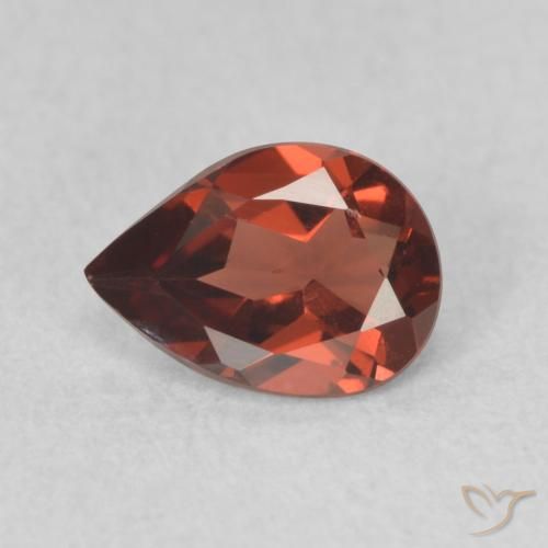0.72ct 자연스러운 다크 레드 파이로프 석류석, 배 모양, VVS