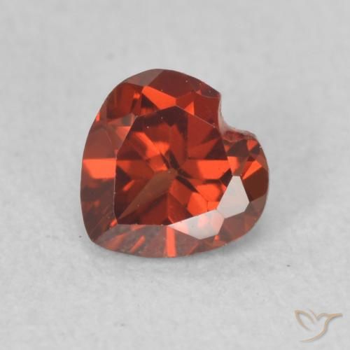 0.62ct 자연스러운 딥 레드 파이로프 석류석, 마음, VVS