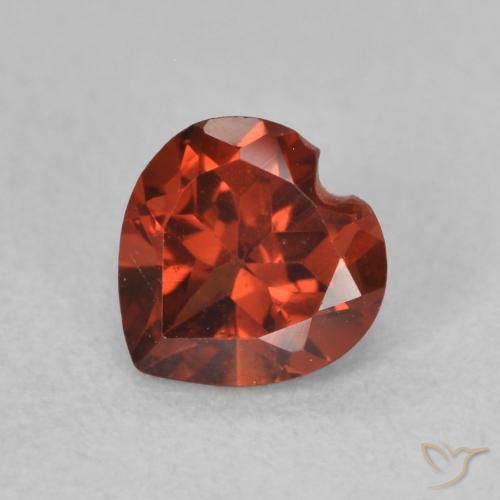 0.57ct 자연스러운 밝은 빨간색 파이로프 석류석, 마음, VVS-VS
