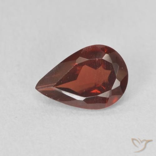 0.73ct 자연스러운 다크 레드 파이로프 석류석, 배 모양, VVS-VS