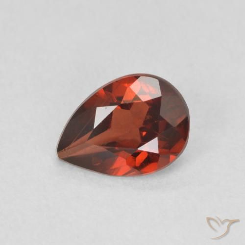0.77ct 자연스러운 다크 레드 파이로프 석류석, 배 모양, VS