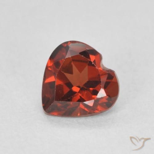 0.58ct 자연스러운 딥 레드 파이로프 석류석, 마음, VS
