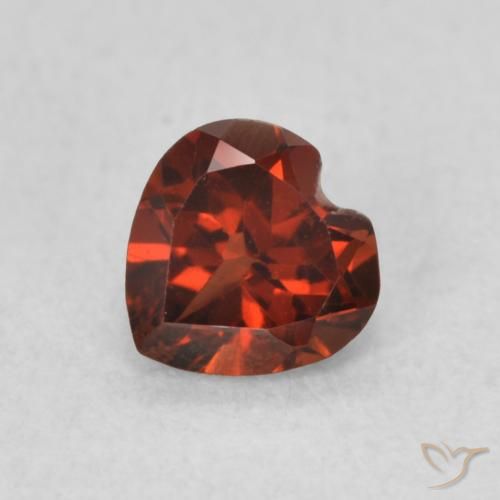 0.60ct 자연스러운 커런트 레드 파이로프 석류석, 마음, VS