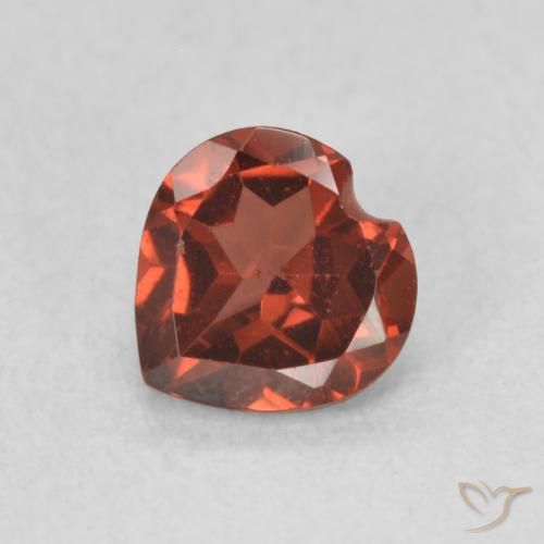 0.61ct 자연스러운 Medium Dark-Red 파이로프 석류석, 마음, VS