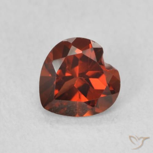 0.58ct 자연스러운 커런트 레드 파이로프 석류석, 마음, VS