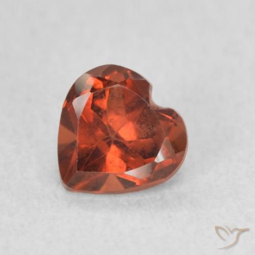 0.60ct 자연스러운 커런트 레드 파이로프 석류석, 마음, VVS