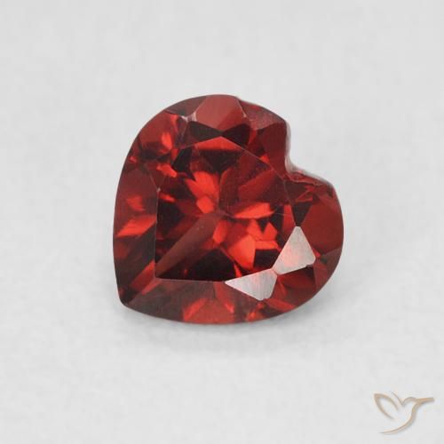 0.60ct 자연스러운 커런트 레드 파이로프 석류석, 마음, VVS