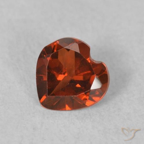 0.52ct 자연스러운 밝은 빨간색 파이로프 석류석, 마음, VVS-VS