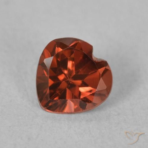 0.57ct 자연스러운 밝은 빨간색 파이로프 석류석, 마음, VVS-VS