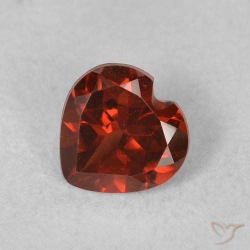 0.55ct 자연스러운 미디엄 레드 파이로프 석류석, 마음, VVS-VS
