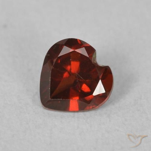 0.53ct 자연스러운 커런트 레드 파이로프 석류석, 마음, VVS-VS