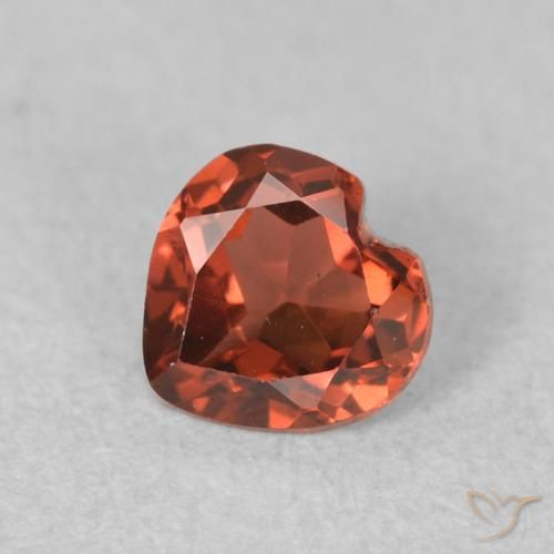 0.64ct 자연스러운 딥 크림슨 레드 파이로프 석류석, 마음, VVS-VS