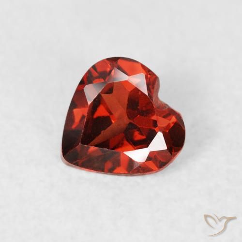 0.54ct 자연스러운 밝은 빨간색 파이로프 석류석, 마음, VS