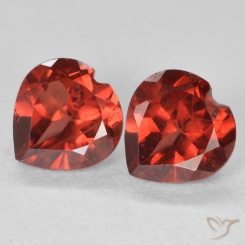 1.29ctw 자연스러운 Medium Dark-Red 파이로프 석류석, 마음, VS