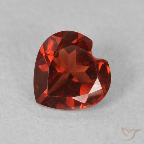 0.61ct 자연스러운 밝은 빨간색 파이로프 석류석, 마음, VS