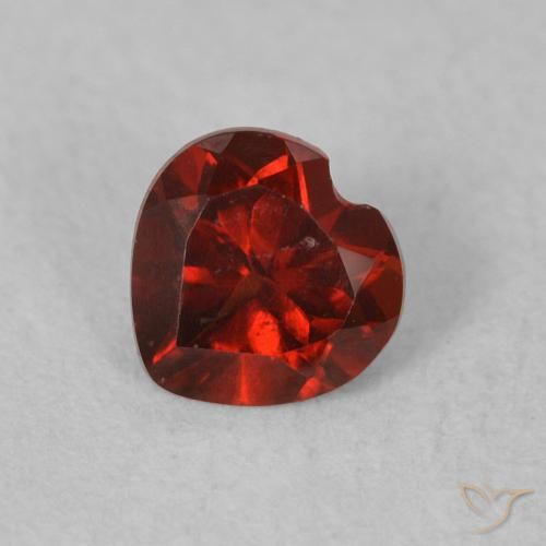 0.50ct 자연스러운 상그리아 레드 파이로프 석류석, 마음, VVS-VS