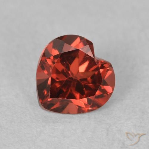0.62ct 자연스러운 커런트 레드 파이로프 석류석, 마음, VVS-VS