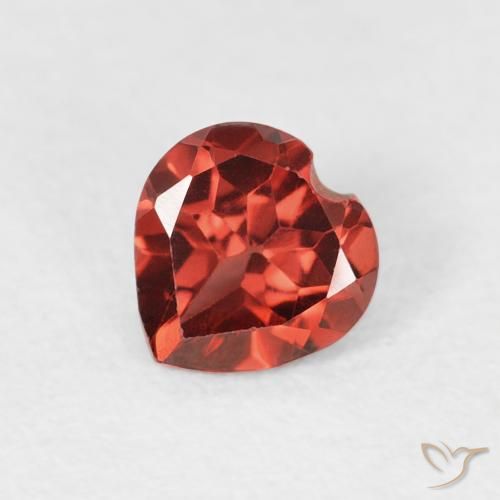 0.56ct 자연스러운 밝은 빨간색 파이로프 석류석, 마음, VS
