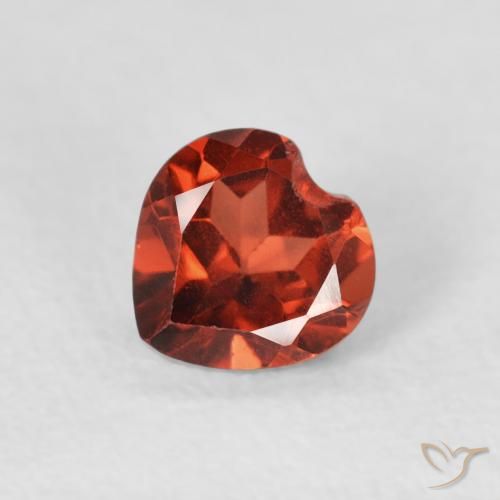 0.60ct 자연스러운 커런트 레드 파이로프 석류석, 마음, VS