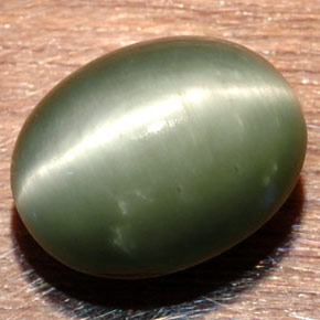 8.58캐럿 천연 그린 Quartz Cat's Eye, 타원형 컷, 13.5×10.7 mm, 불투명체