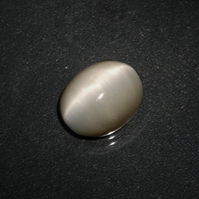 3.06캐럿 천연 크림 Quartz Cat's Eye, 타원형 컷, 10×8 mm, 불투명체