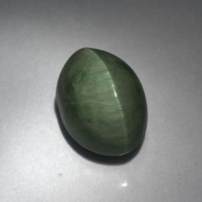 5.53캐럿 천연 그린 Quartz Cat's Eye, 타원형 컷, 11.9×8.5 mm, 불투명체