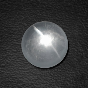 8.82캐럿 천연 클리어 화이트 Quartz Cat's Eye, 라운드 컷, 12.09 mm, 투명한